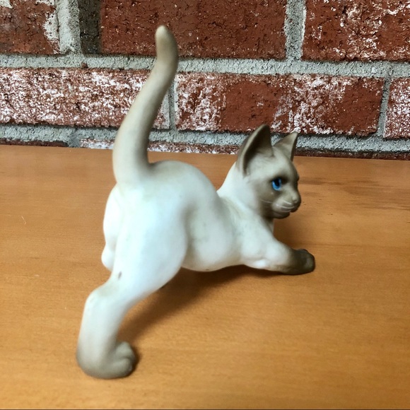 Siamese Kitten (Kitty Cat) China Figurine - Picture 4 of 7
